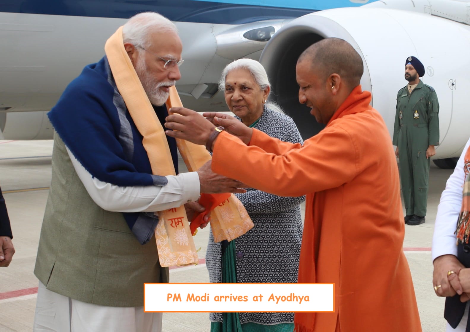 pm modi arrives at ayodhya